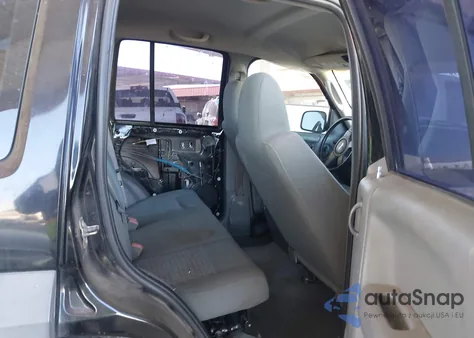 2005 Jeep Liberty Sport z USA, uszkodzony, nr VIN 1J4GL48KX5W714171